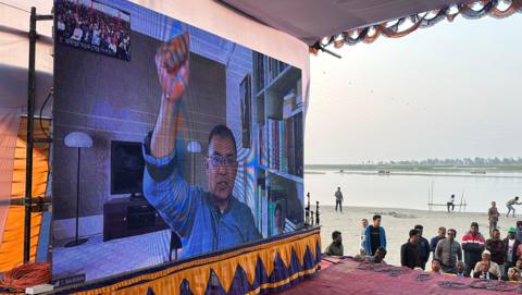 বিবিসি বাংলা লাইভ: ভারত ‘পলাতক স্বৈরাচারকে’ মনে রেখেছে, বাংলাদেশের মানুষকে নয়: তারেক রহমান, ইউক্রেন যুদ্ধ বন্ধে রাশিয়া ও যুক্তরাষ্ট্রের মধ্যে বৈঠক