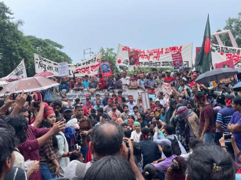 বিভিন্ন স্থানে বিক্ষোভ, পুলিশ-আন্দোলনকারী সংঘর্ষে দুইজন নিহত; শিক্ষার্থীদের নতুন কর্মসূচি ঘোষণা