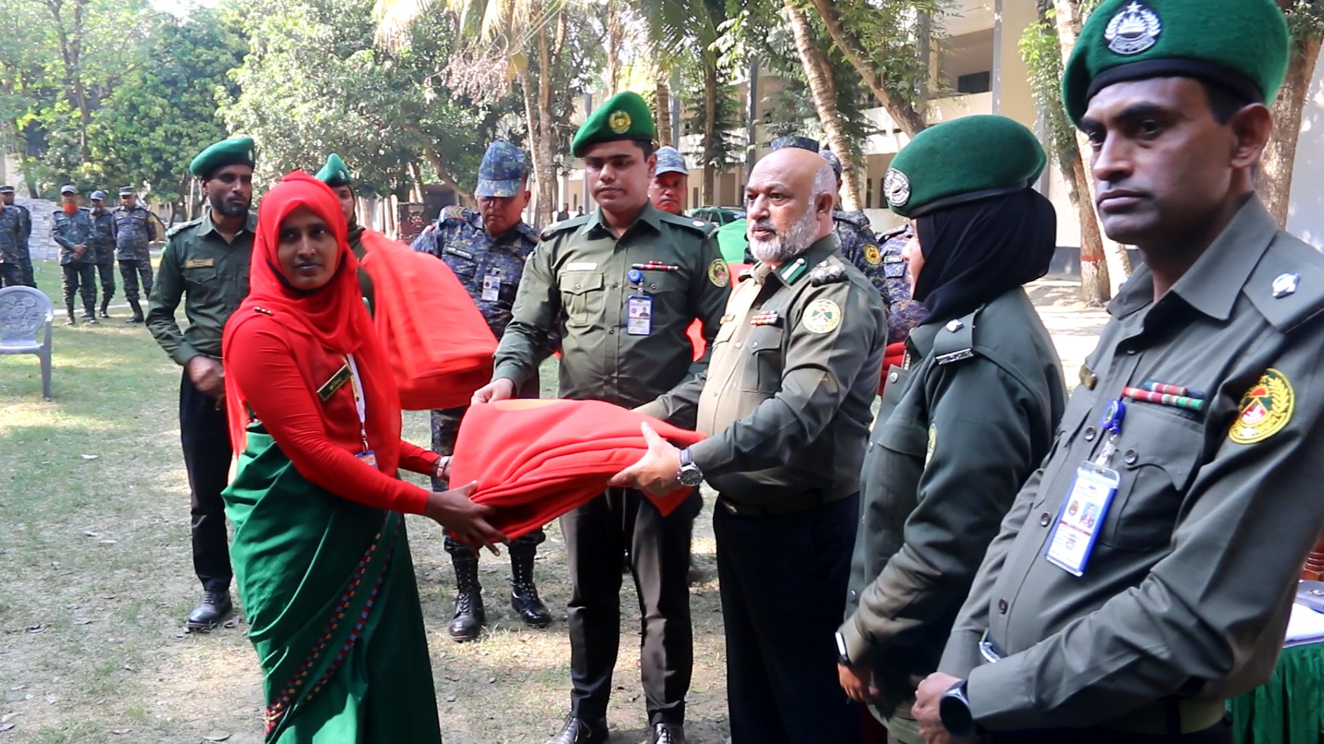 ঝিনাইদহে দুস্থ ও শীতার্ত আসনার-ভিডিপি সদস্যদের মাঝে শীতবস্ত্র বিতরণ